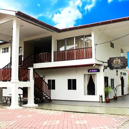 Kesuma Villa Parit Raja Exterior photo