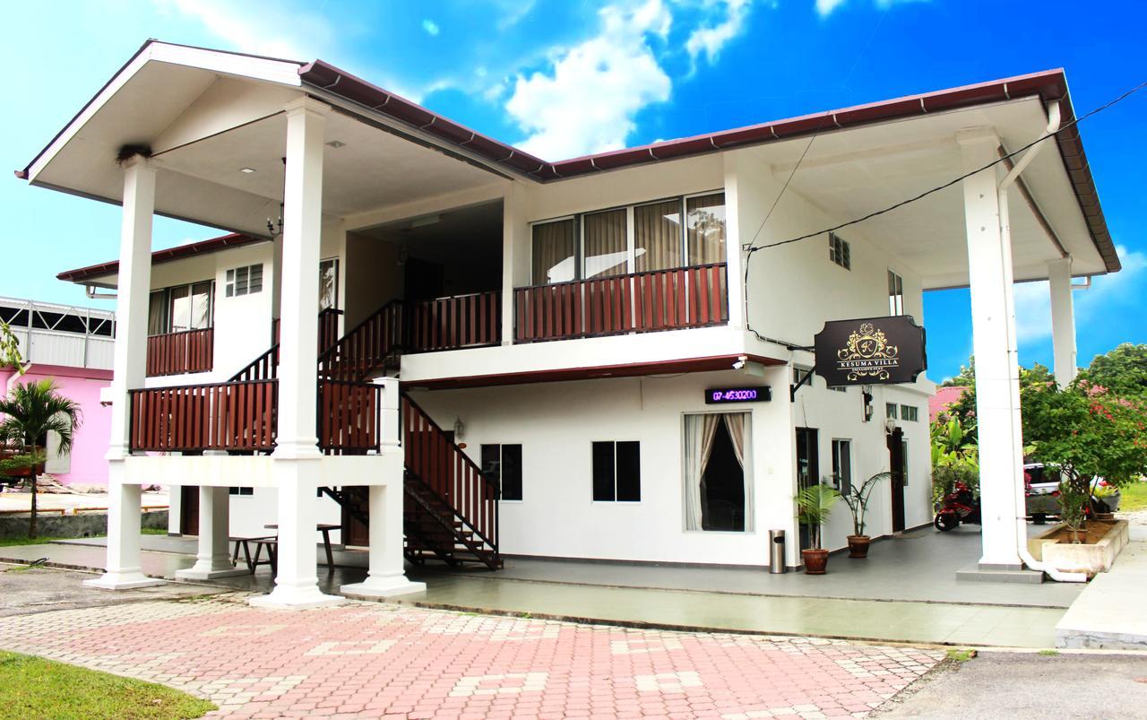 Kesuma Villa Parit Raja Exterior photo