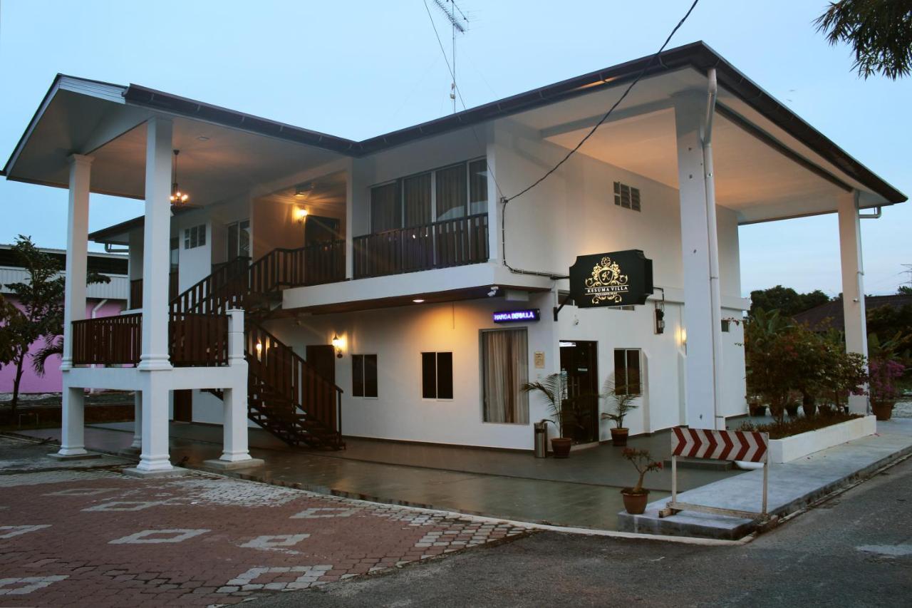 Kesuma Villa Parit Raja Exterior photo